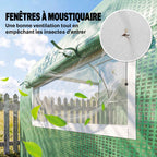 Détail d’une fenêtre à moustiquaire de la serre tunnel verte