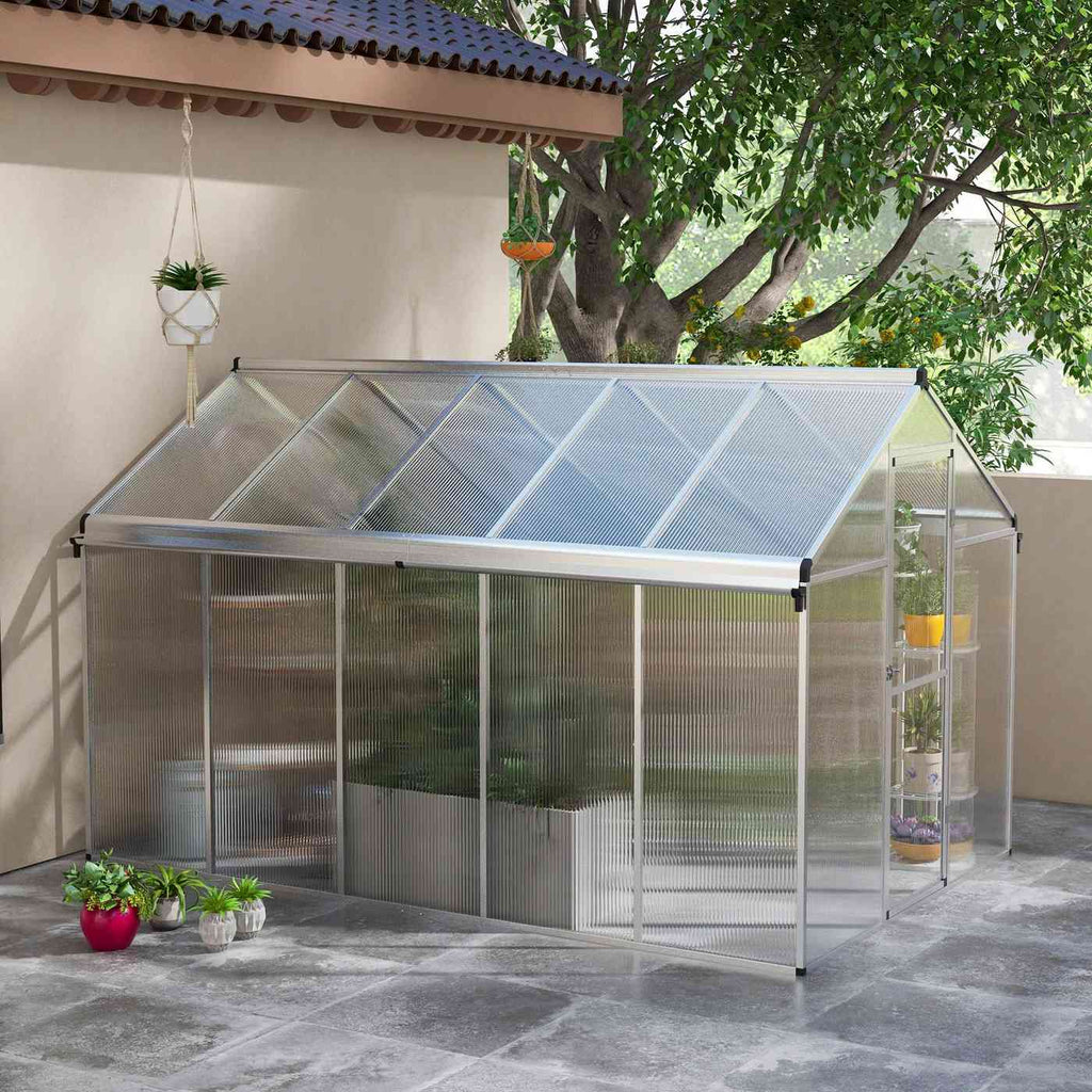 Serre en polycarbonate installée sur une terrasse