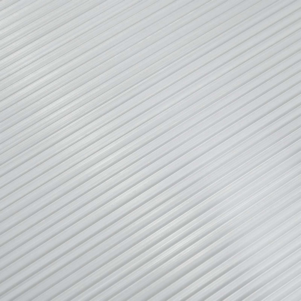 Gros plan des rainures d’un panneau en polycarbonate