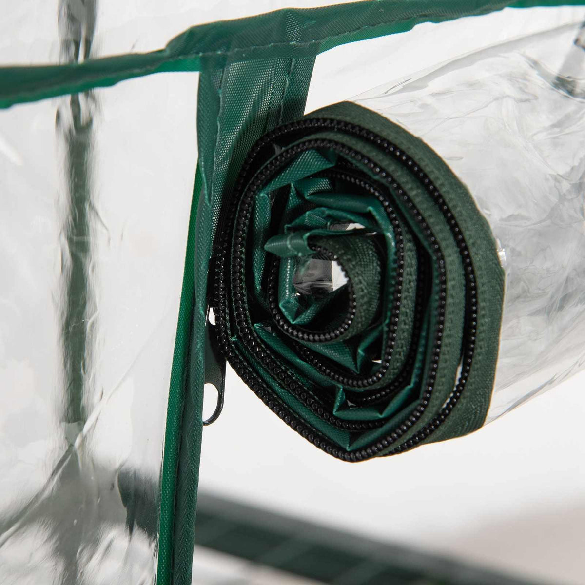 Gros plan de la porte transparente enroulée
