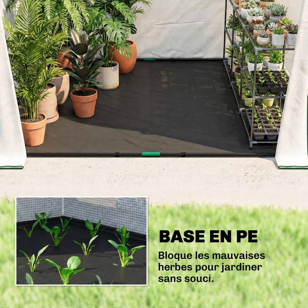 Tapis de sol noir dans une serre blanche contenant des plantes en pots