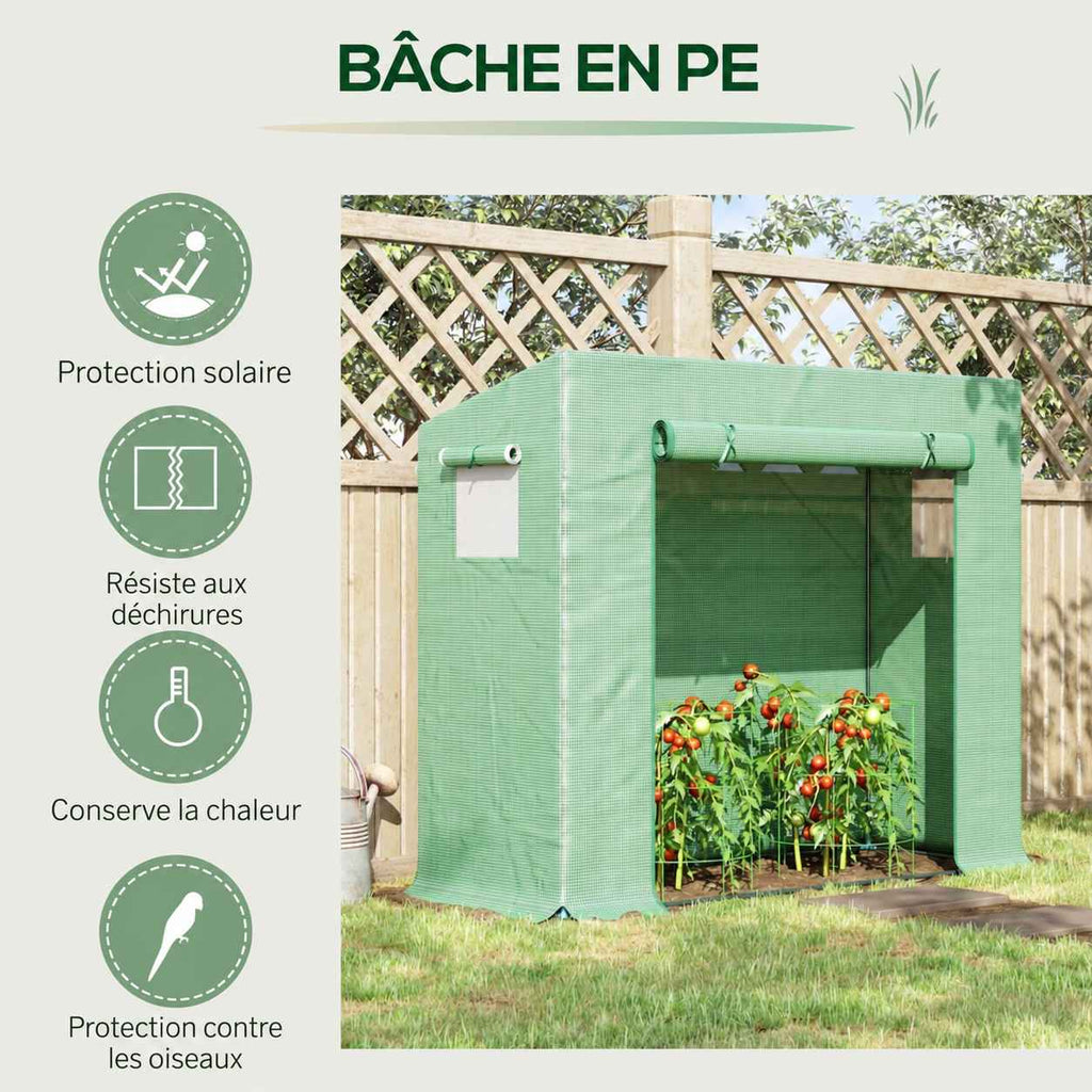 Serre verte avec tomates et détail de la housse