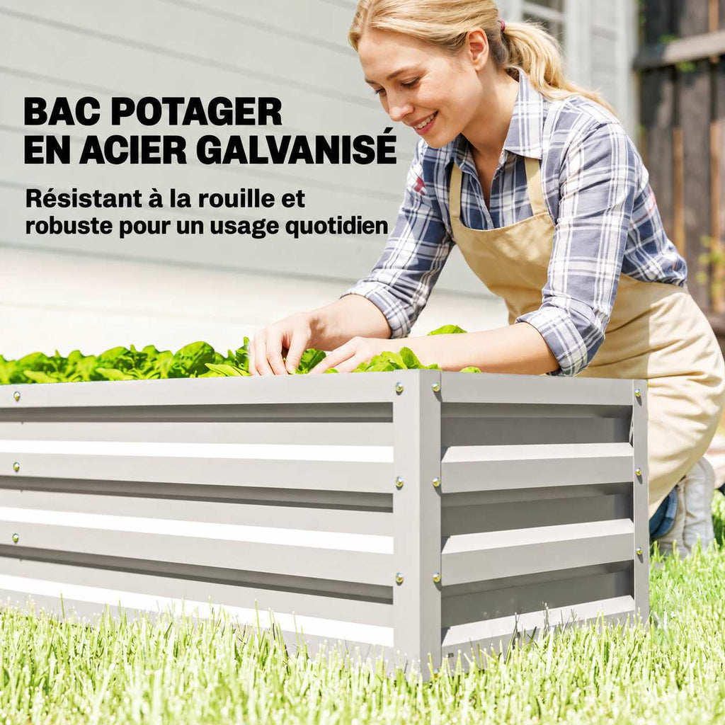 Femme jardinant dans un bac potager argenté en métal