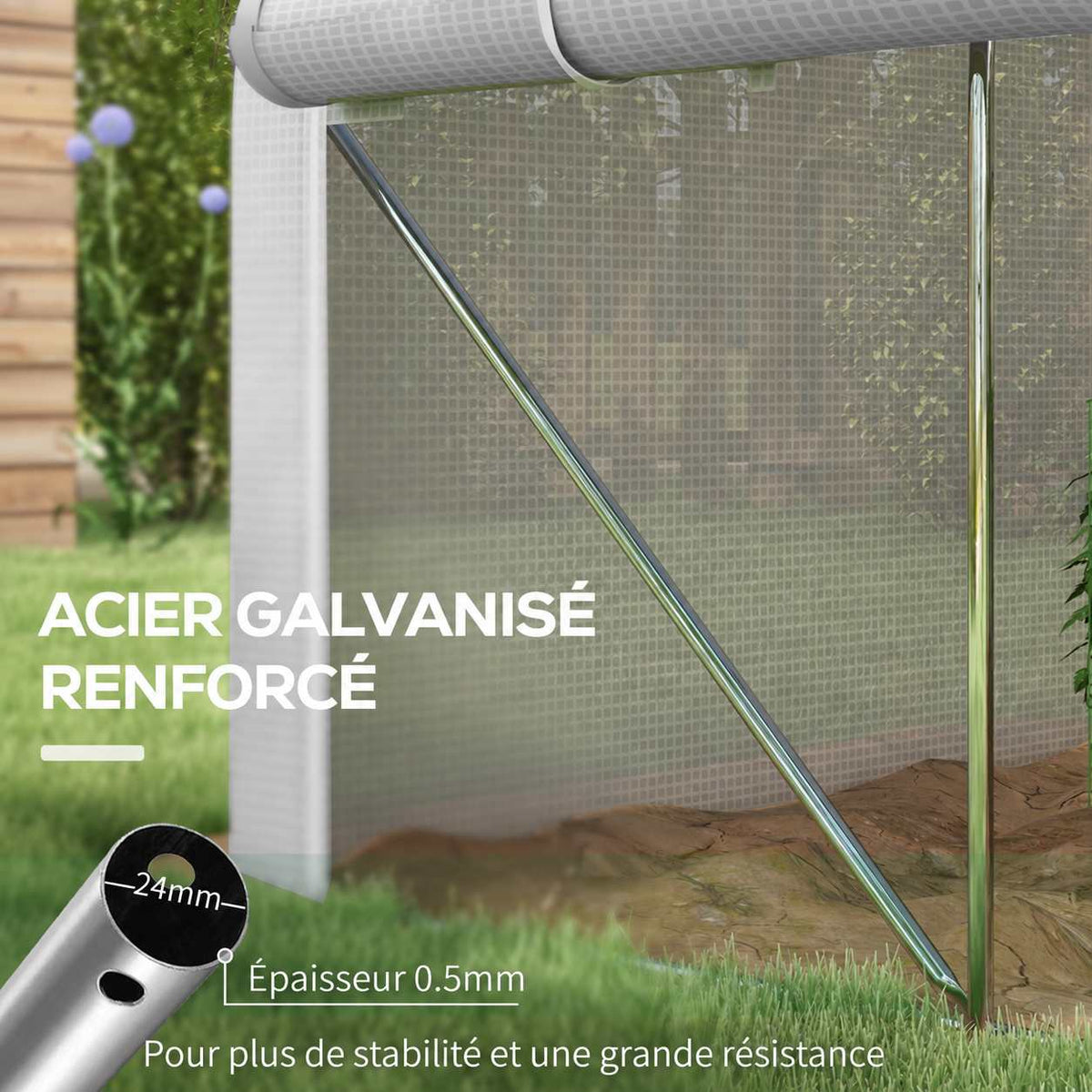 Gros plan d’un renfort diagonal de l’armature métallique