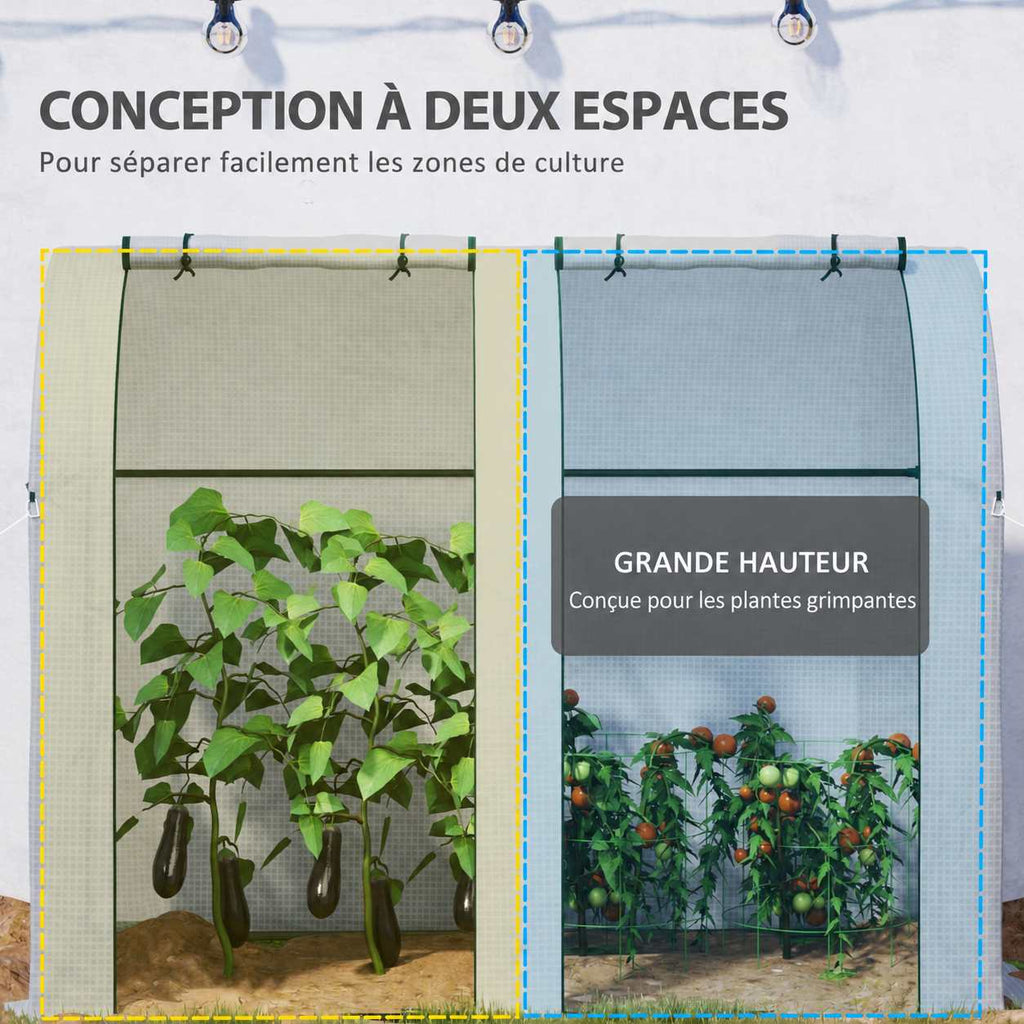 Deux compartiments de la serre blanche contenant des cultures différentes