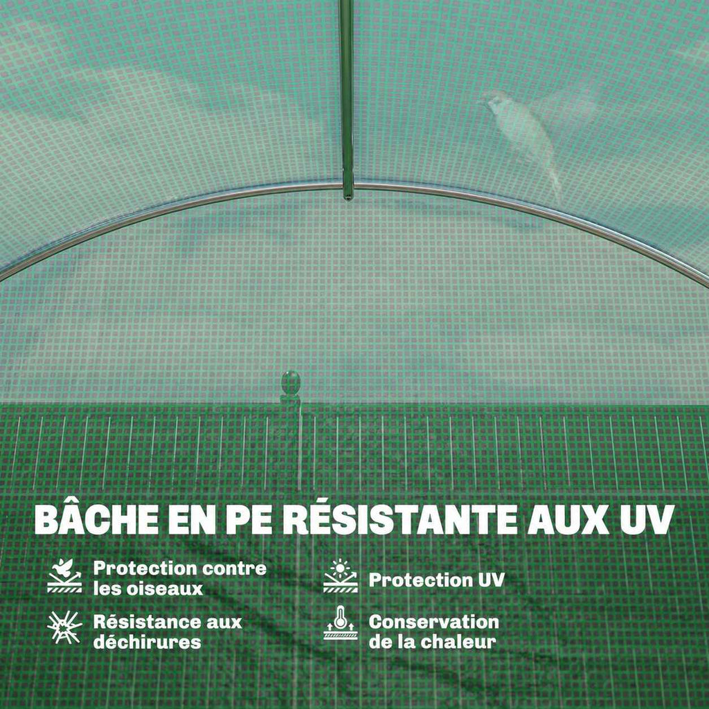 Détail de la housse verte quadrillée et des arceaux de la serre tunnel