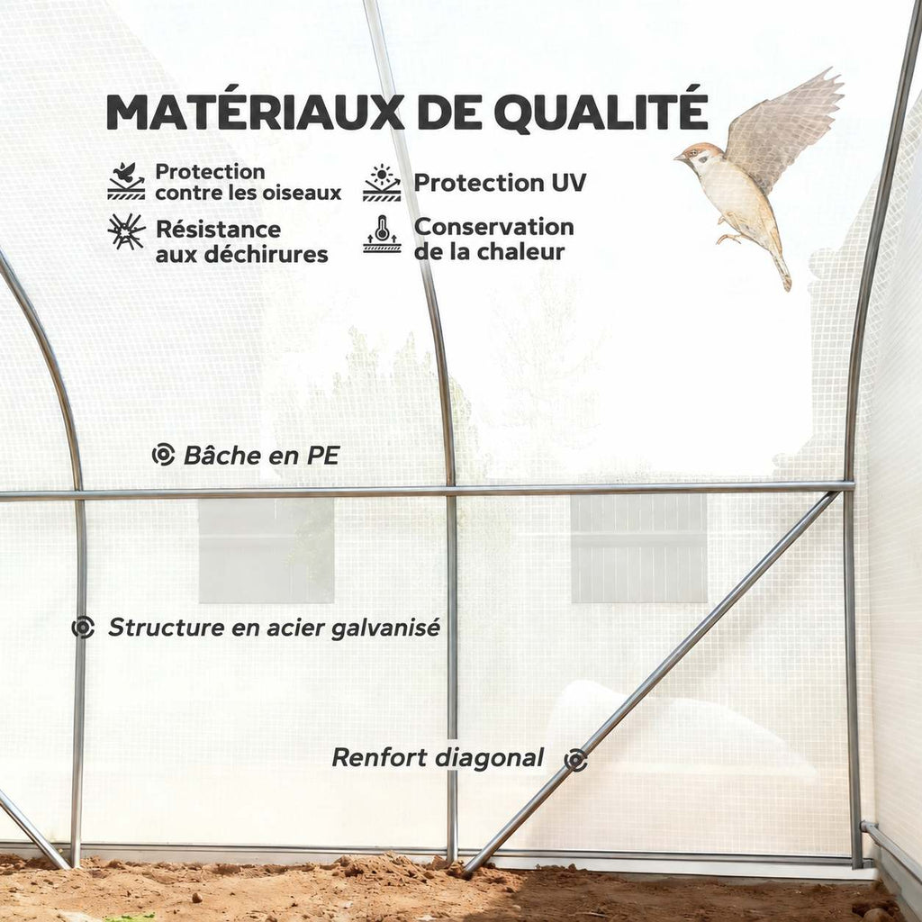 Vue intérieure de la bâche blanche et des renforts du cadre de serre