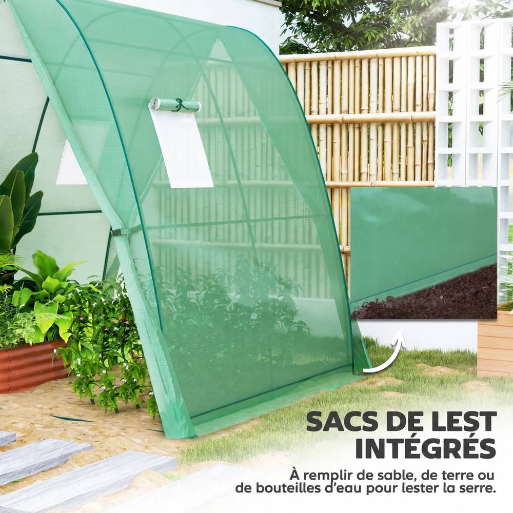 Serre verte avec détail d’une poche de lestage au bas de la housse