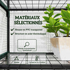 Détail de la housse blanche et des étagères grillagées de la mini serre