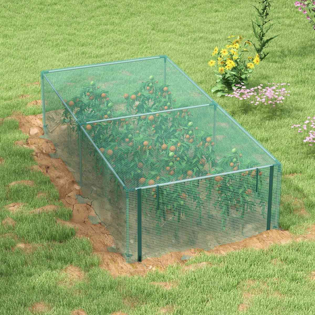 Cage basse à filet vert vue en hauteur