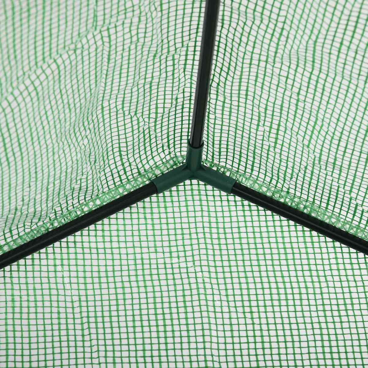 Raccord des tubes dans un angle du cadre de la petite serre