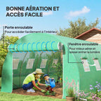 Bâche verte avec porte et fenêtres enroulées, femme et enfant à l’entrée