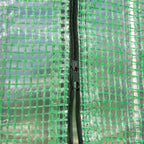 Fermeture zippée sur la housse verte de la serre à tomates