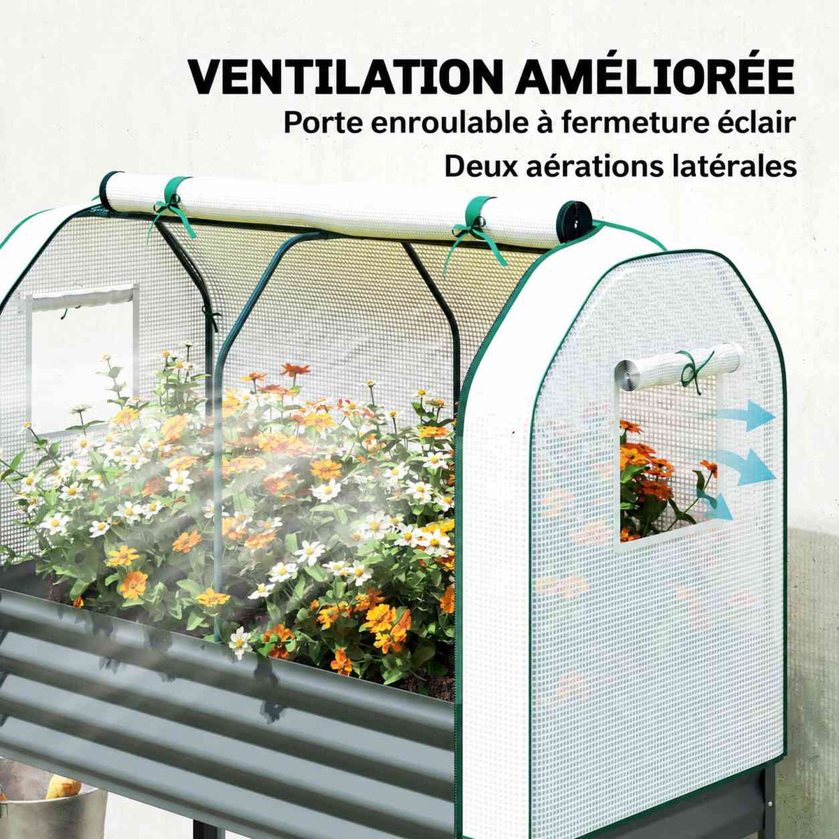 Détail des fenêtres latérales et de la porte enroulable du bac potager avec serre