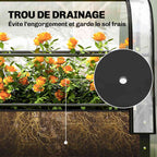 Coupe du bac potager montrant les racines et un trou de drainage